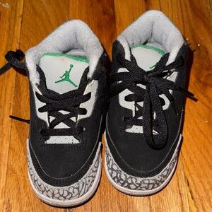 Jordan Pine Green 3’s